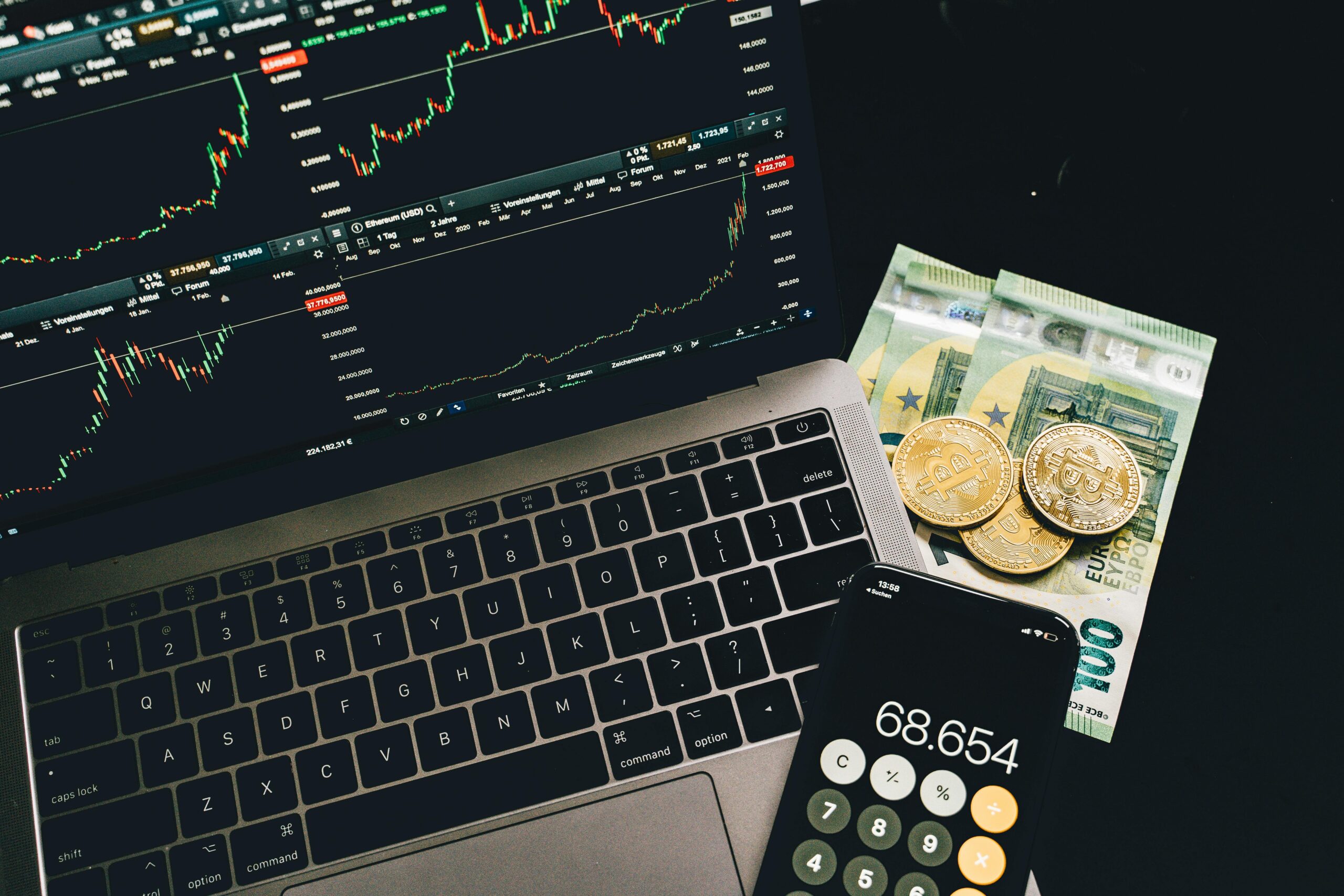 Bitcoin at Critical Juncture PRZ Short Opportunity or Bullish Breakout